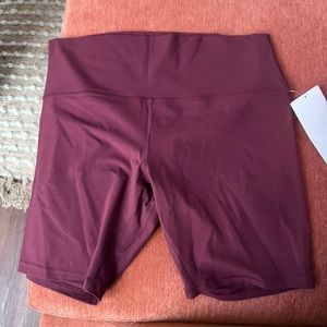 Lululemon NWT size 16